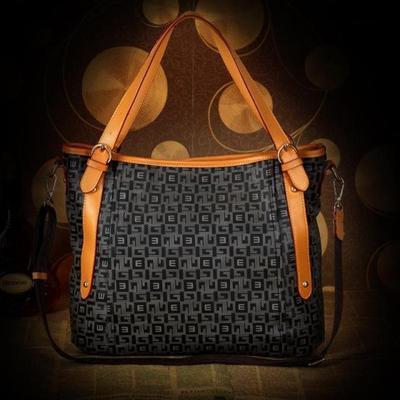 2013新款PVC配牛皮欧美时尚单肩包 复古大气手提时装包全方位解析